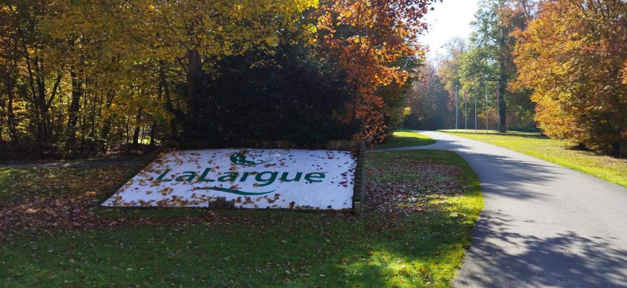 Aparthotel Le Repaire Du Golfeur De La Largue - Mooslargue Exterior foto